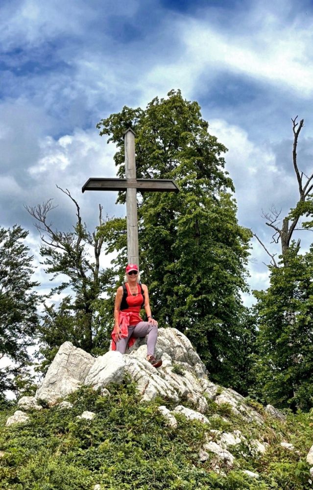 Jubiläumswarte Teilziel auf dem Wanderweg im Wienerwald