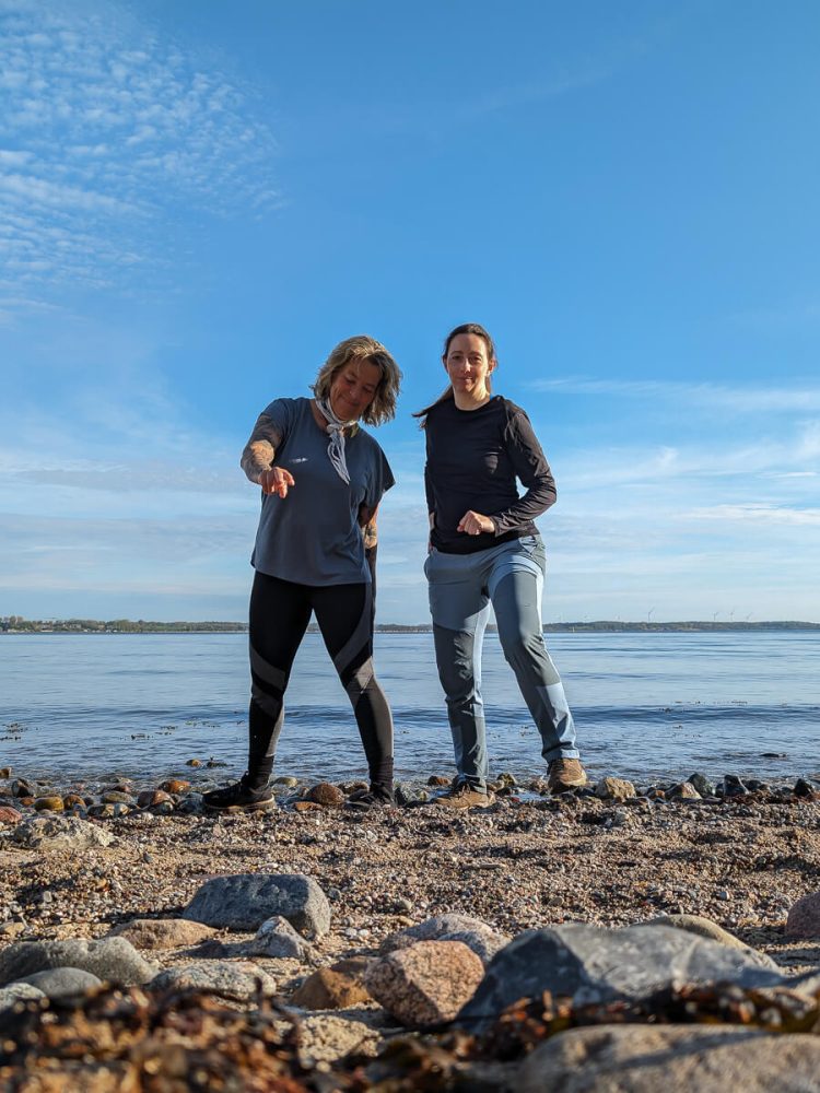 Zwei Frauen am Strand